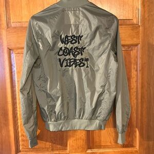 West Coast Army Green Vibes Light Weight Bomber Jacket W/Pockets Size Small -EUC